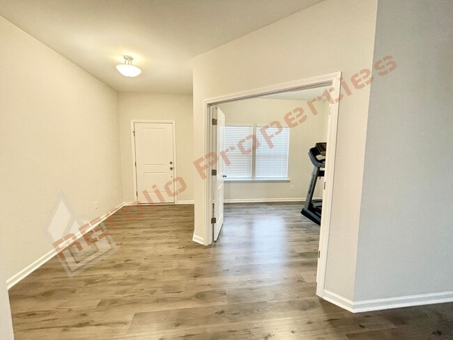 Building Photo - 924 Arlington Wood St