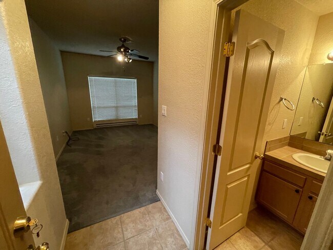 Building Photo - Rio Grande Home