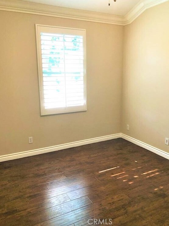 Building Photo - 243 Dewdrop