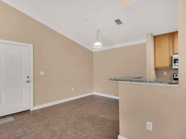 Building Photo - Beautiful One Bedroom Apartment in Fort Walton Beach!