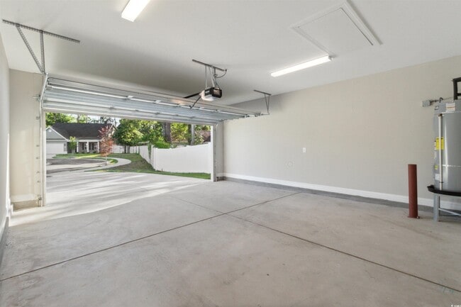 Building Photo - 10412 Holland Ct