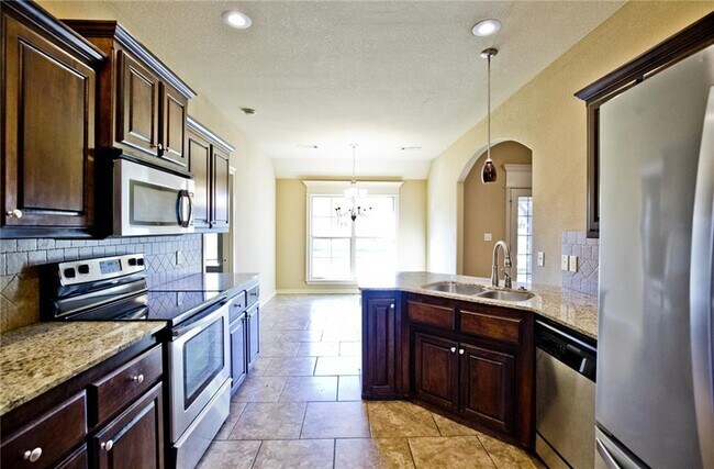 Building Photo - 3761 W Providence Dr
