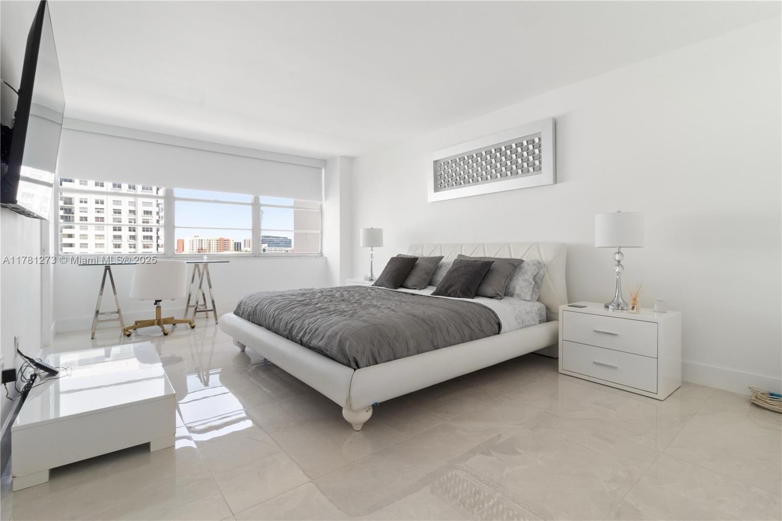 Building Photo - 18081 Biscayne Blvd