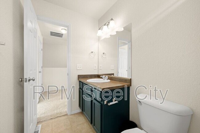 Building Photo - 2231 Meadowlark Ln