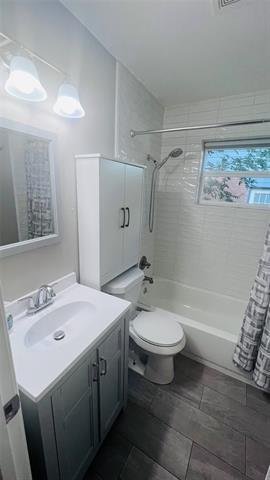 Building Photo - 909 Laguna Dr