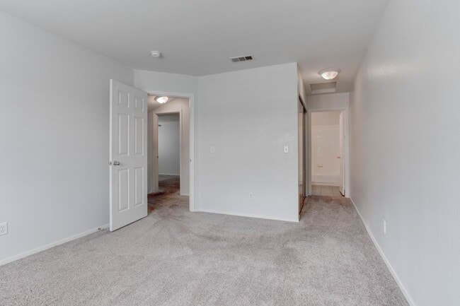 Building Photo - 690 Ambling Gait Ave