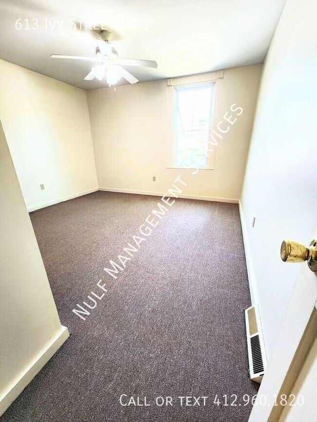 Building Photo - 613 Ivy St