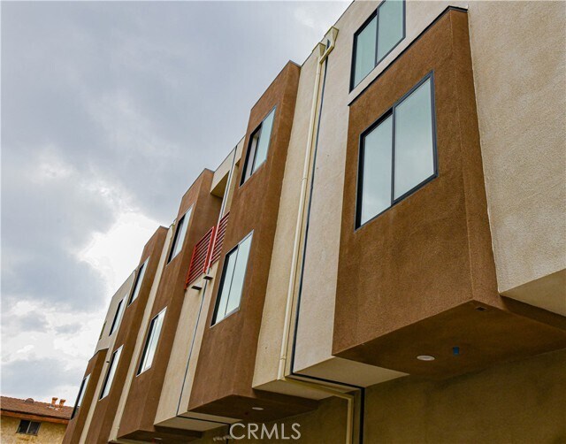 Building Photo - 15820 S Vermont Ave