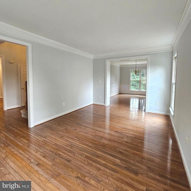 Building Photo - 5267 Tractor Ln