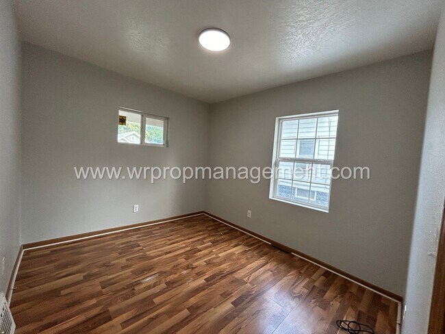 Building Photo - 1024 Elysian Ave