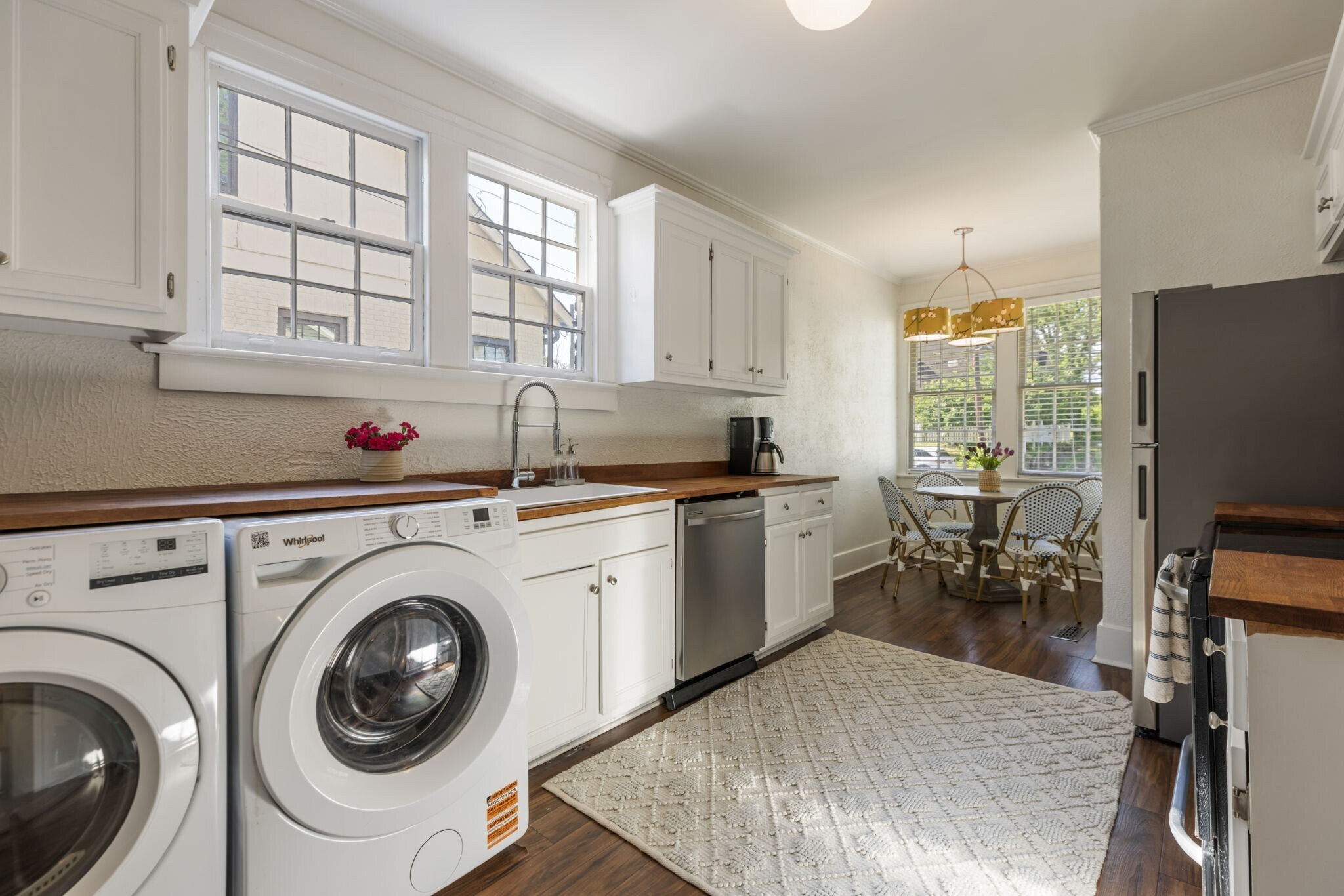 Building Photo - 2018 Sweetbriar Ave