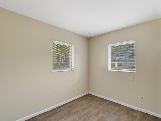 Building Photo - 7502 Pacific Ave