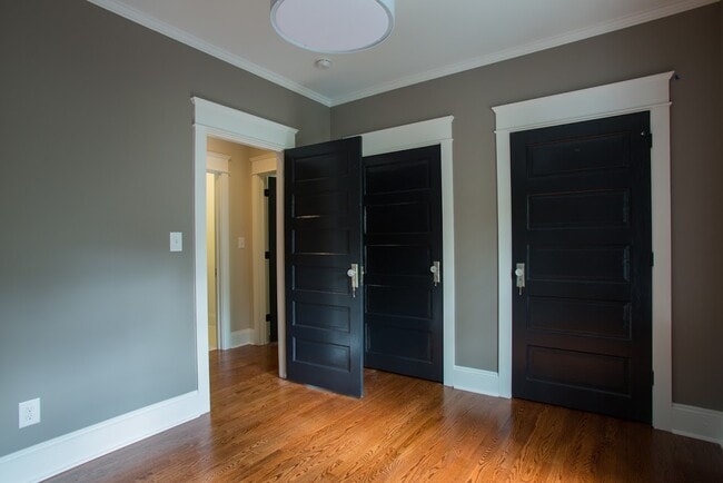 Building Photo - 2018 Englewood Ave