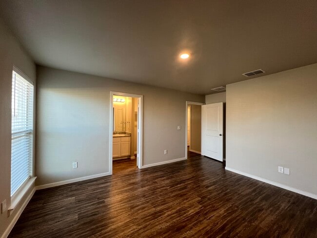 Building Photo - 3401 Tiffin Ave