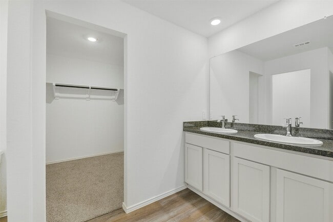 Building Photo - 14980 Timber Pnes Dr