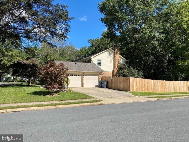 Building Photo - 3707 Moss Brooke Ct