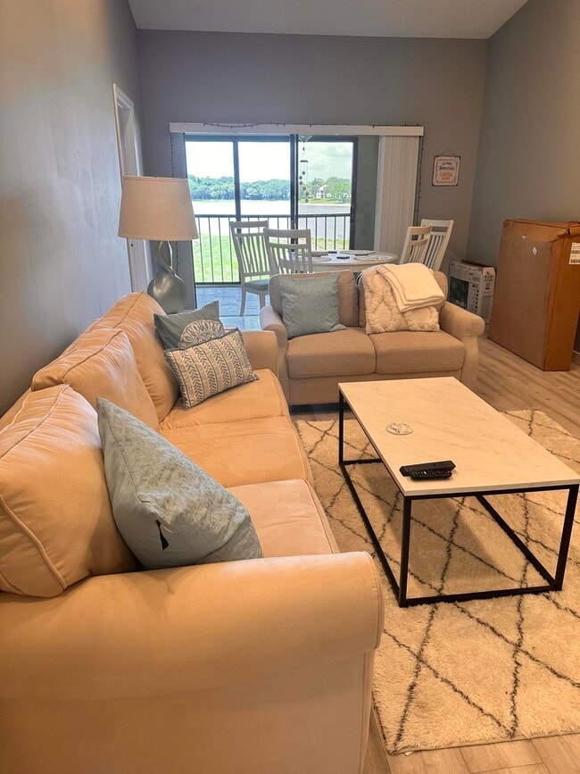 Building Photo - 2800 Palmwood Terrace