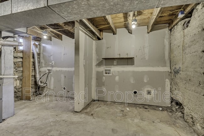 Building Photo - 741 E Center St