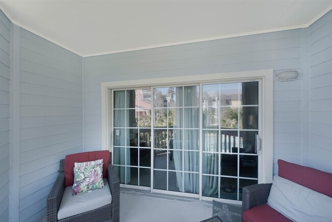 Building Photo - 7000 Seawall Blvd