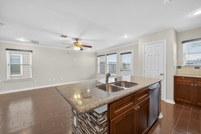 Building Photo - 6115 Shadow Isle Ln