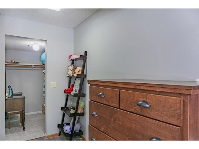 Building Photo - 102X Primrose Ln