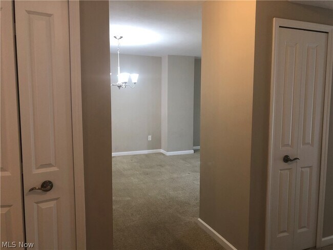 Building Photo - 1925 E 86th St