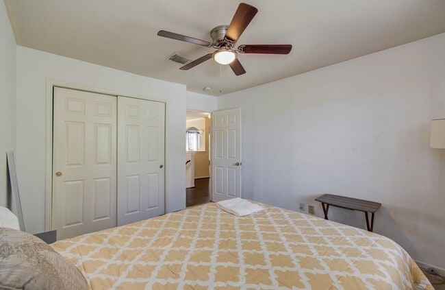 Building Photo - 3219 Leila Oaks Dr