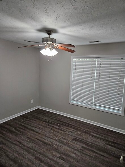 Bedroom 2 - 601 Roxie Ave