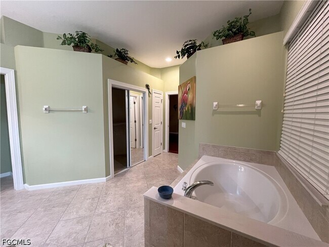 Building Photo - 26455 Doverstone St