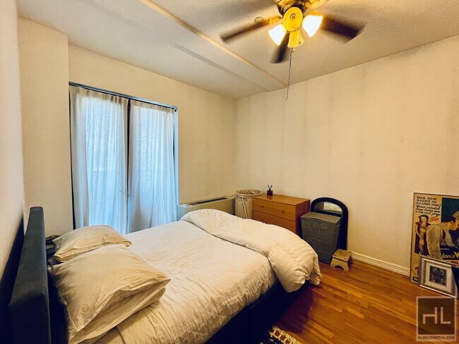 Building Photo - Gorgeous rent stabilized 1 bedroom with ba...