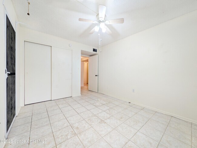 Building Photo - 190 E Olmstead Dr