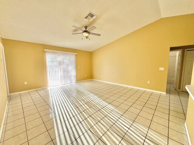 Building Photo - 3511 Majesty Loop