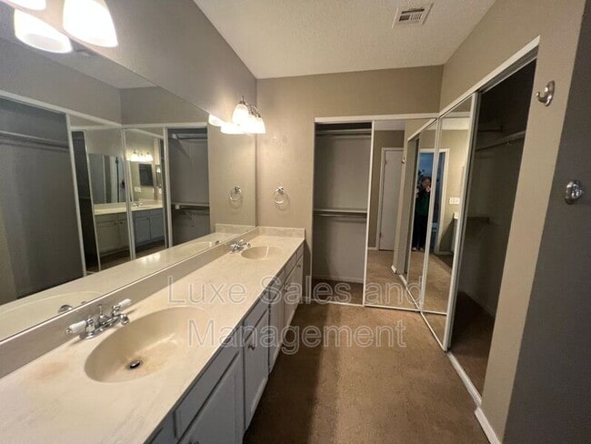 Building Photo - 3200 W Britton Rd