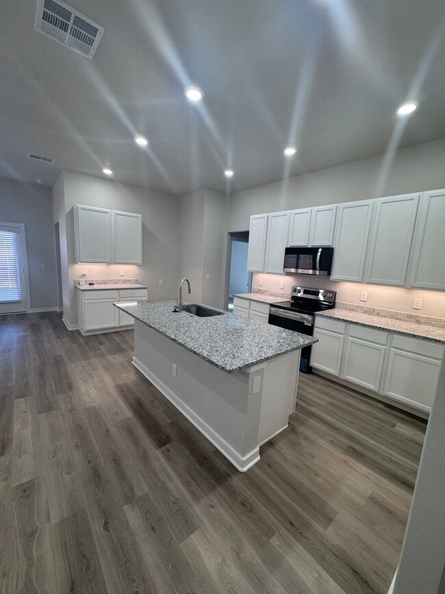 Building Photo - Newer Construction in Wolfforth