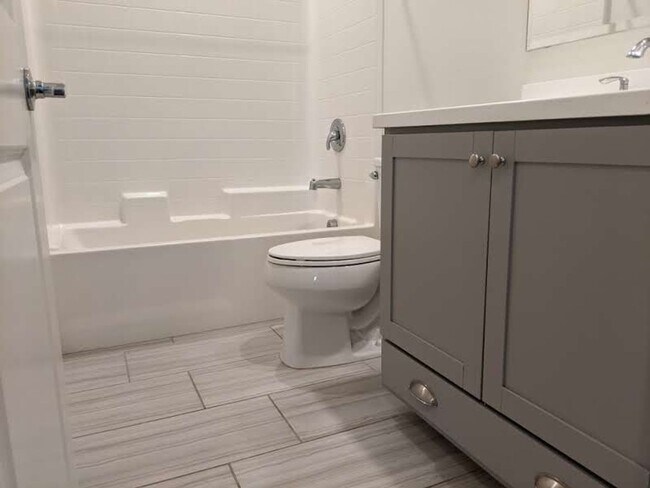 Building Photo - ELLINGTON WAY CHINO HILLS, 91709  (4 BED / 3 BATH)