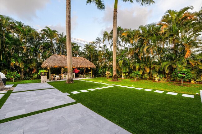 Building Photo - 3615 Sherwood Blvd