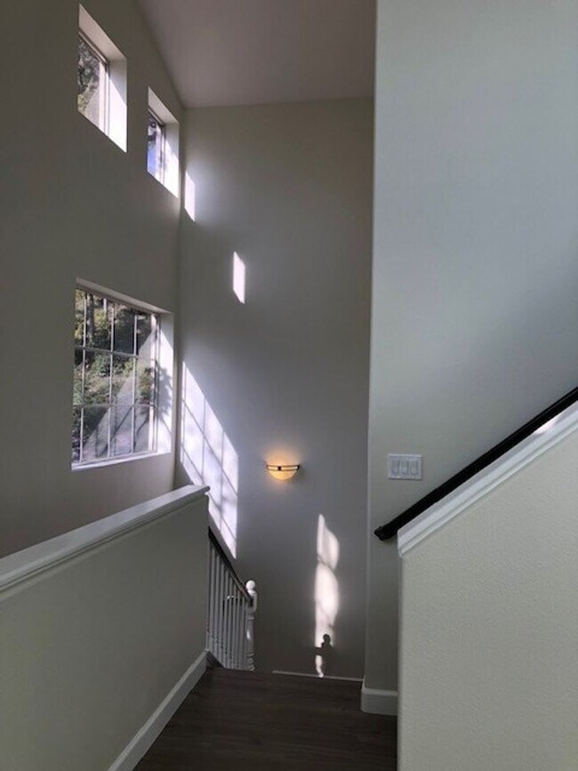 Building Photo - PICTURE PERFECT 2 BR/2 BATH PLUS LOFT END UNIT CONDO WITH DIRECT ACCESS 2 CAR GARAGE