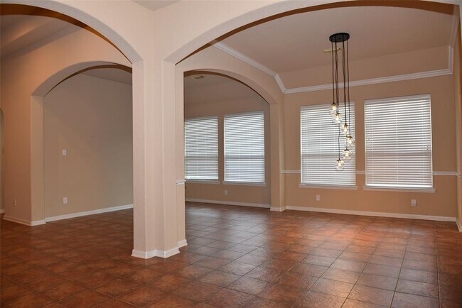Building Photo - 6727 Oakman Ln