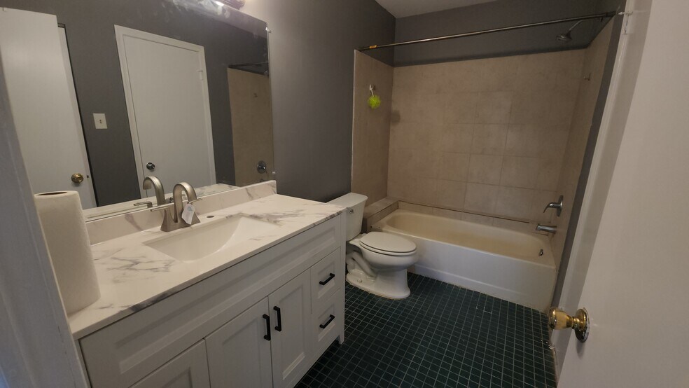 Building Photo - 4780 Summersweet Dr