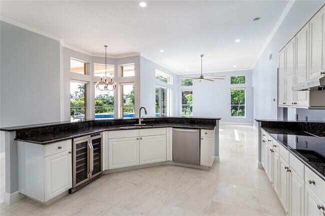 Building Photo - 15683 Cypress Park Dr