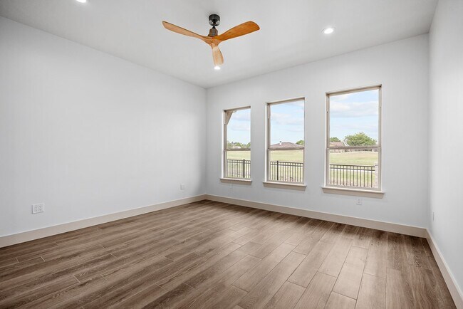 Building Photo - 2 Pinnacle Club Dr