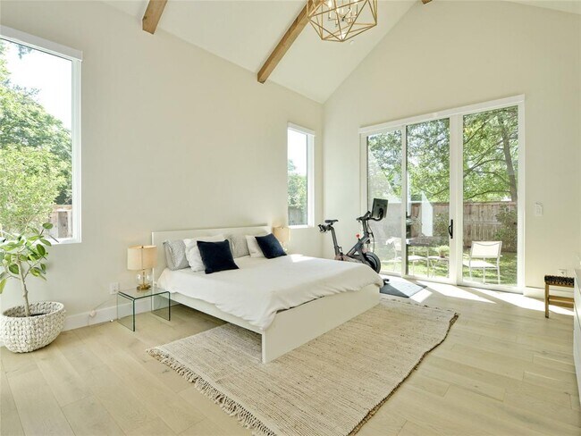 Building Photo - 304 Westwood Terrace