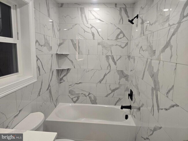 Building Photo - 135 N 15th St