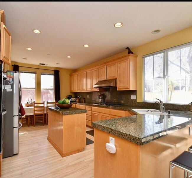 Building Photo - 27 Newport Landing Dr