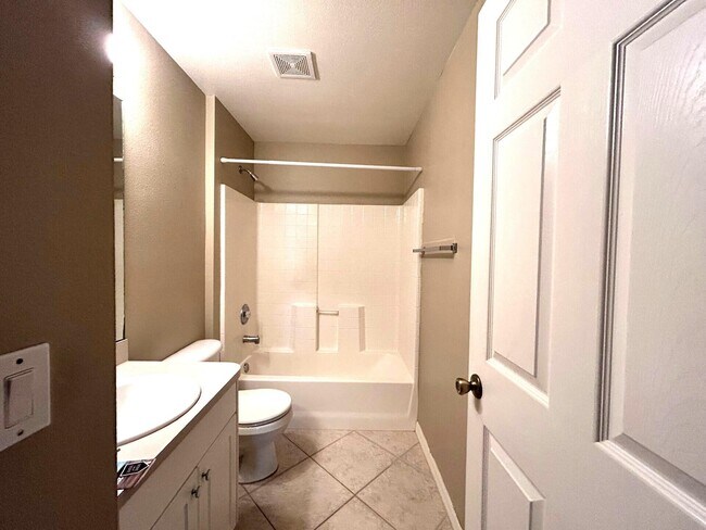 Building Photo - 4760 Manchester Dr