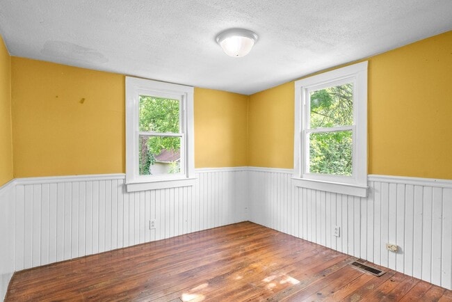 Building Photo - Home For Rent Near Historic Downtown Clark...