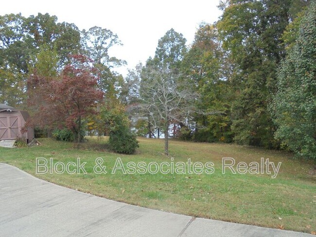 Building Photo - 2314 Dover Pl