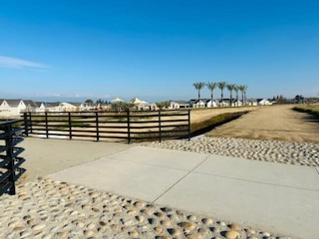 Building Photo - $500 Move In Bonus $2,695 Heritage Grove 3 Bed+Loft Home, Solar, Clovis & Shepherd - Plum Tree Ave.