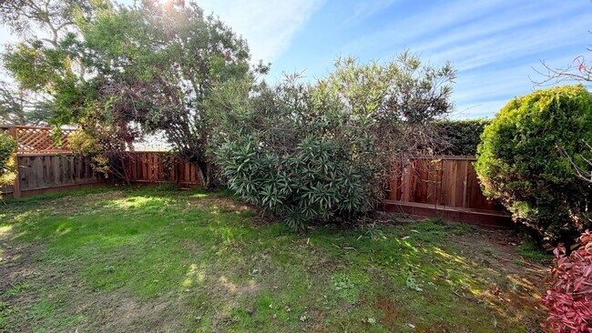 Building Photo - 400 McDonnel Rd