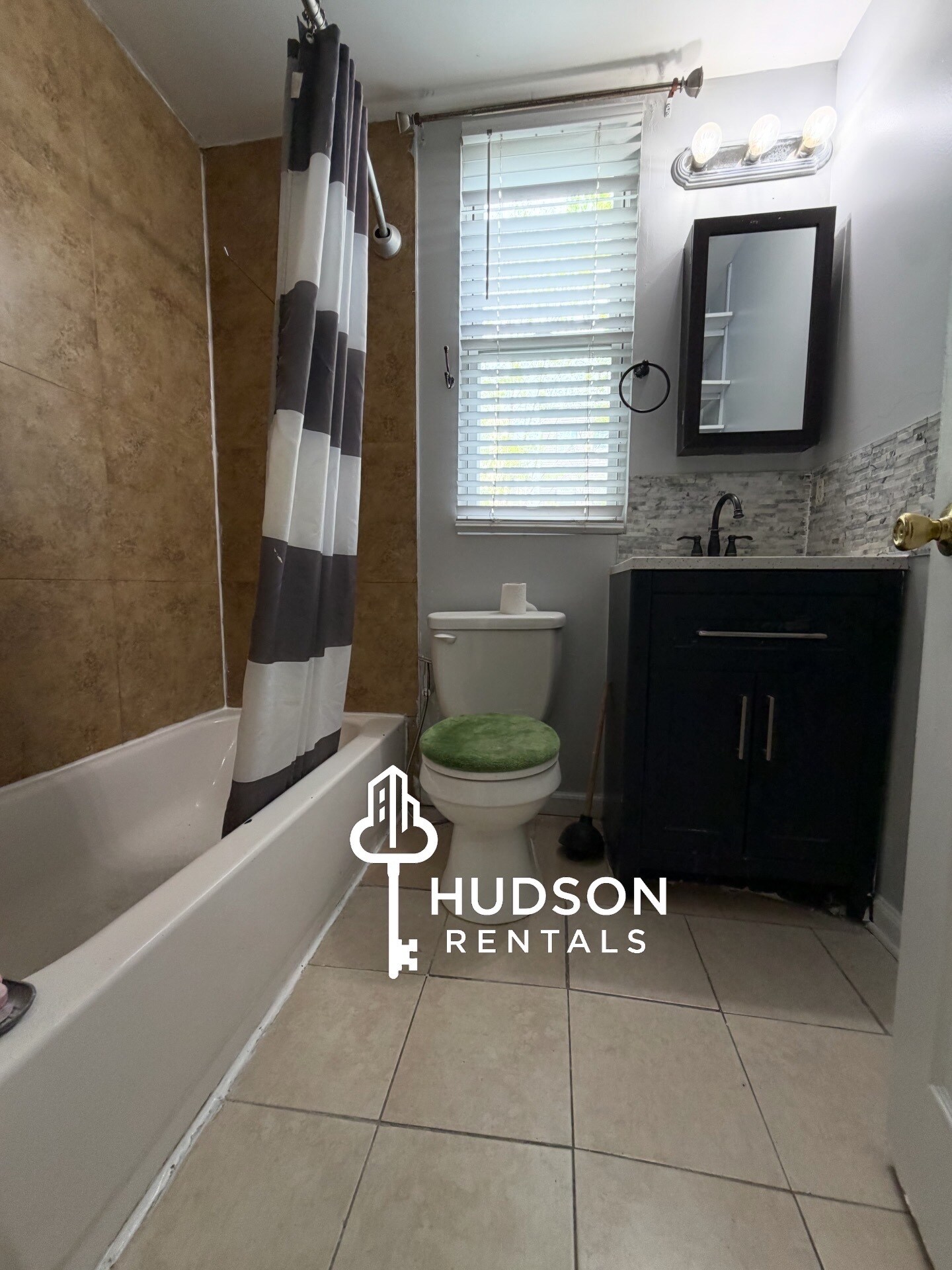 625 Bramhall Ave 1R - 623 Bramhall Ave